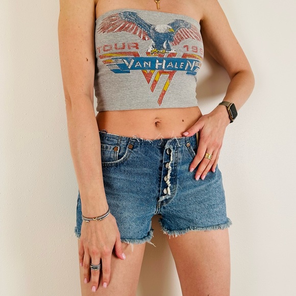 New Levi’s 501 light wash jean denim mid rise cutoffs raw hem short - Picture 3 of 8